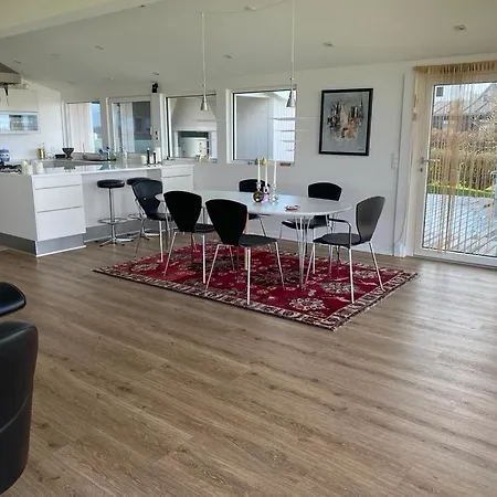 Strandhuset. Feriehus Asperup